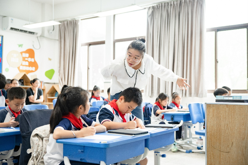 图片:看见每一位学生 点亮每一刻成长——青浦区小班化教学改革试点项目交流推进会在我校顺利举行 看见每一位学生 点亮每一刻成长—...
